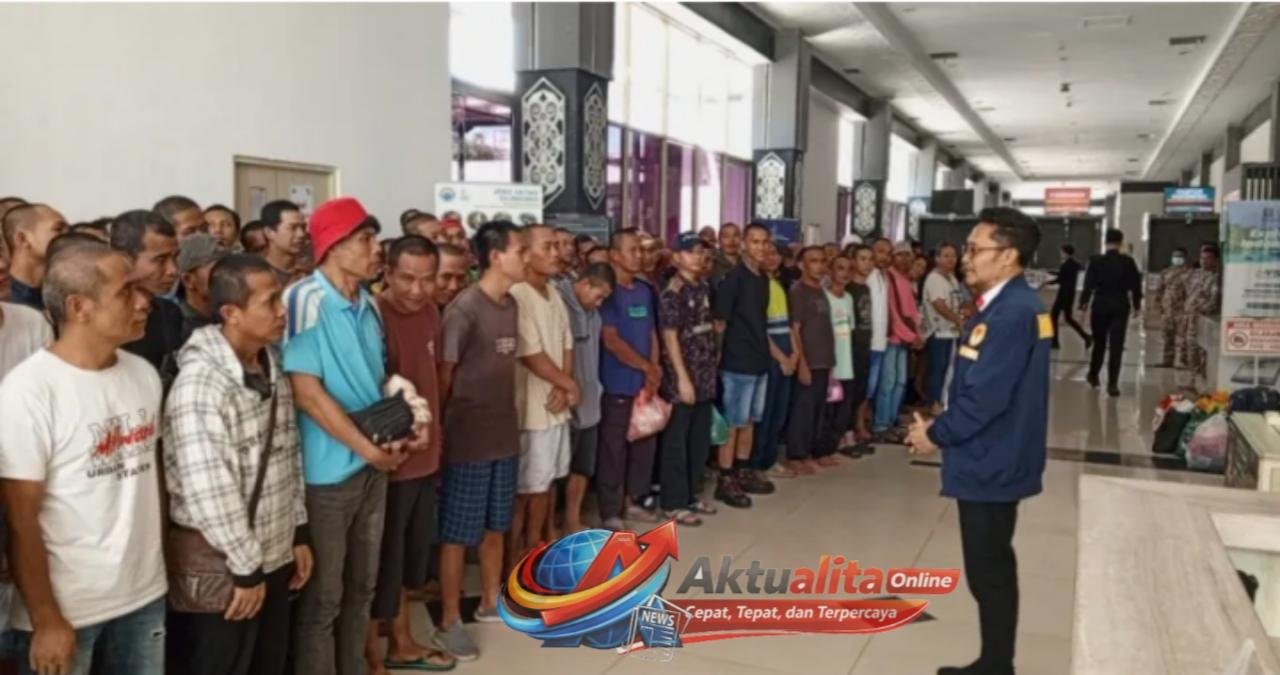 217 WNI Dipulangkan dari Malaysia Melalui PLBN Entikong, Satu Ibu Hamil Ikut Dideportasi